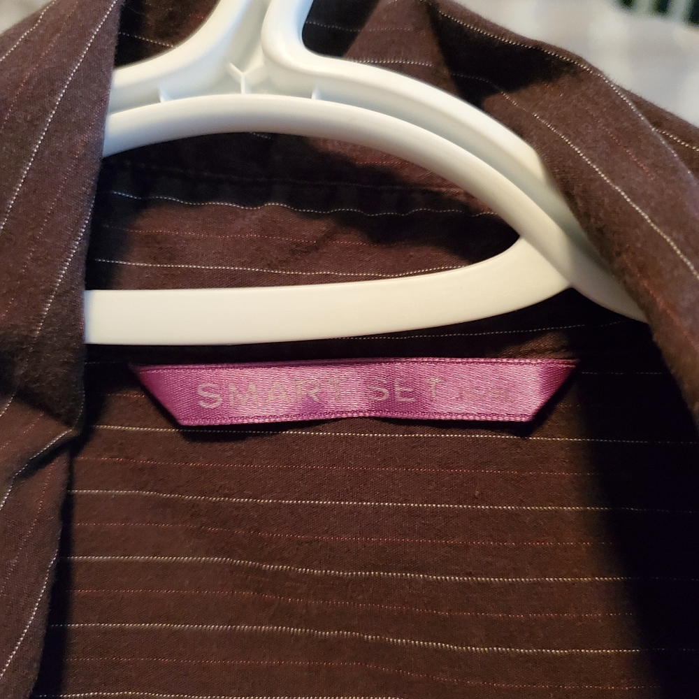 Large brown pin stripped button down - Picture 4 of 7